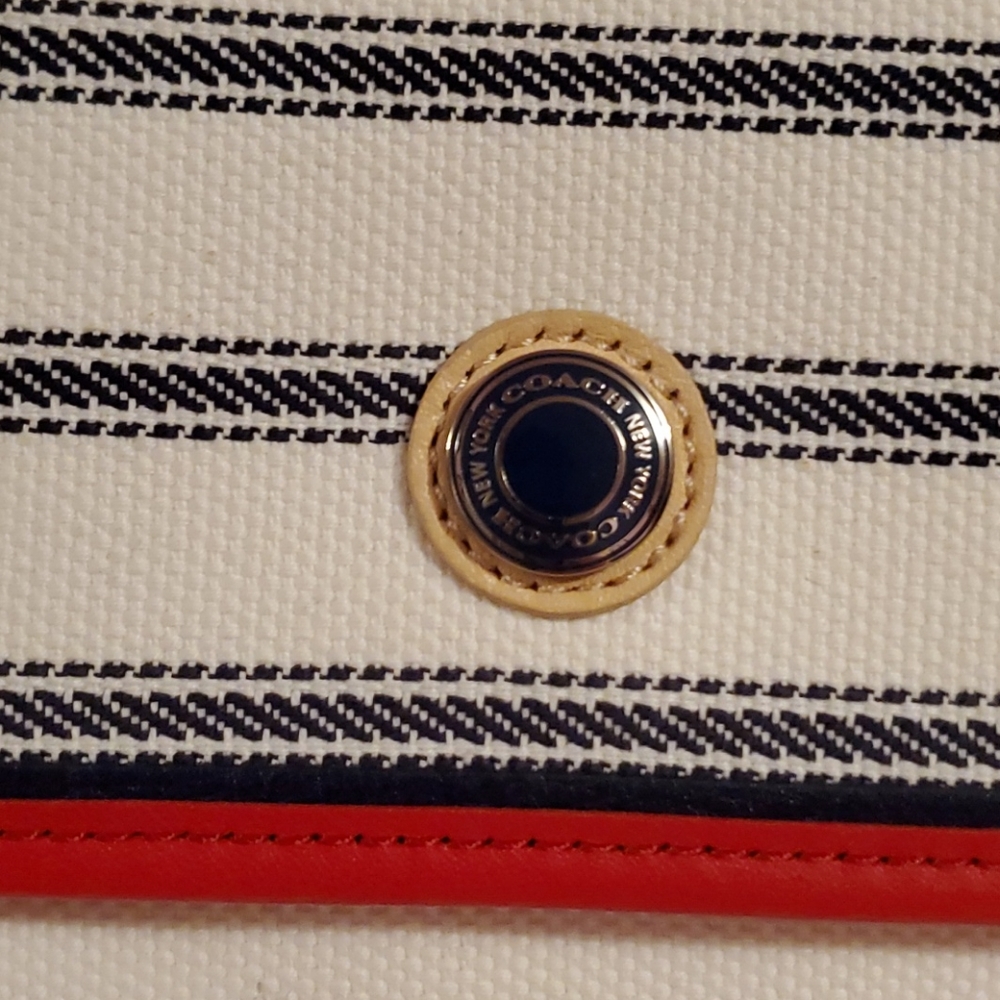 Coach clutch New - Picture 7 of 9
